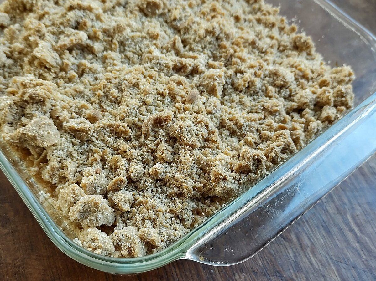 Apple crumble (stock photo)